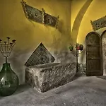 Roccamelia Historic Houses 3*