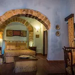 Roccamelia Historic Houses B&B 3*