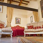 Roccamelia Historic Houses