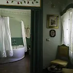 Roccamelia Historic Houses 3*