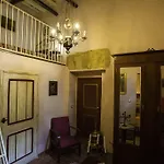 Roccamelia Historic Houses 마자라데발로