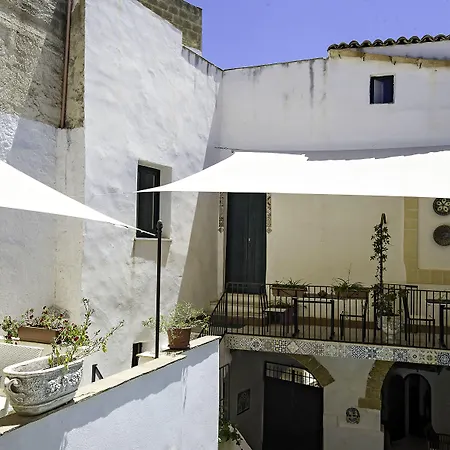 Roccamelia Historic Houses